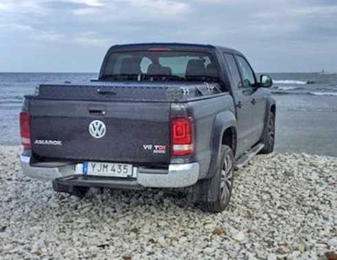 Svart Volkswagen Amarok stulen på Östermalm i Stockholm